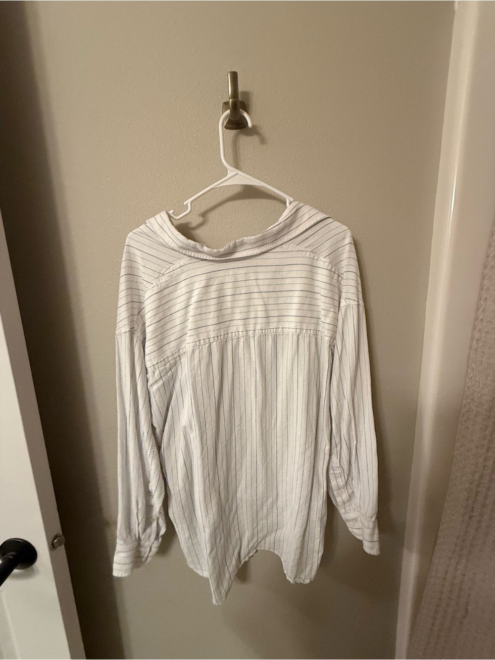 Aritzia Linen Button Up - Picture 2 of 3
